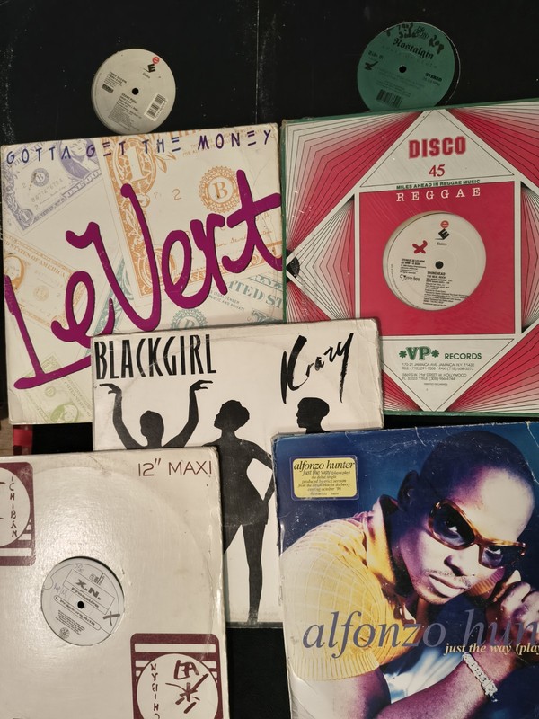 Lot of 7 12” Singles R&B Hip Hop Reggae – LeVert, Shinehead, X-N, Alfonzo Hunter