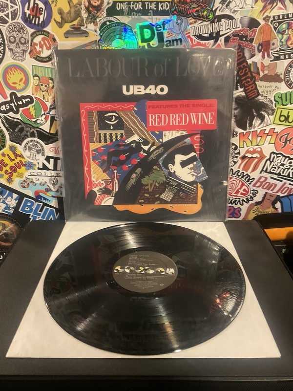 UB40 Labour Of Love VG++ VINYL W/HYPE STICKER