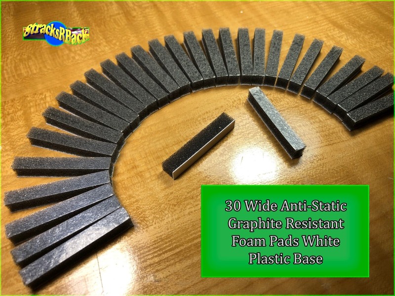 30 W AS GR Gray Foam Pads Wht Base 8-track tape