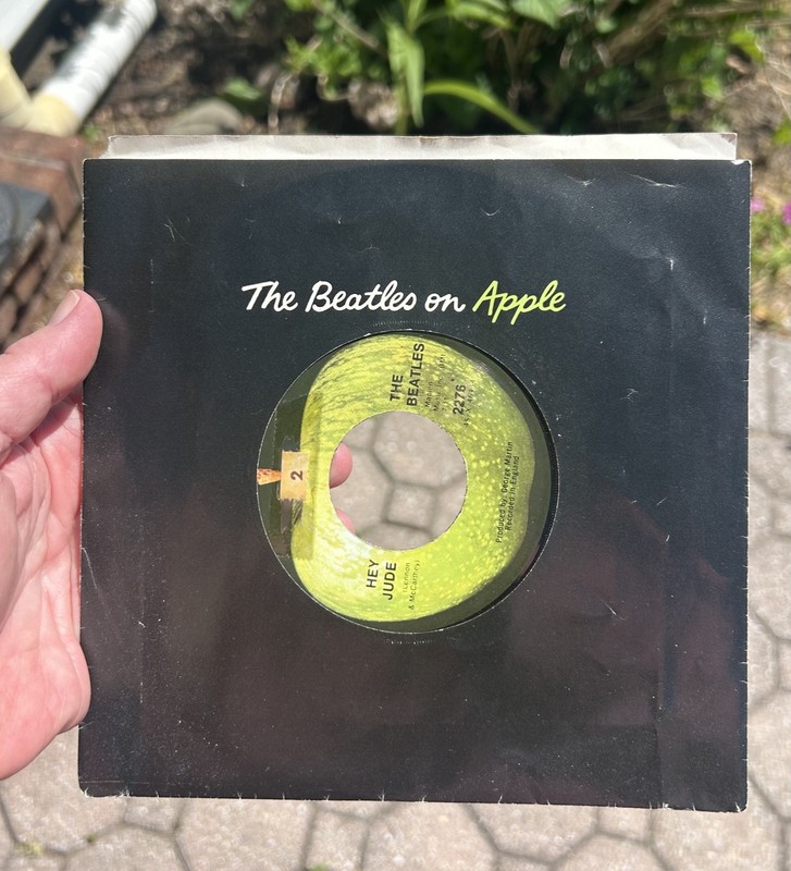 Beatles HEY JUDE RARE ROCK N ROLL 45 #2276 Revolution Apple
