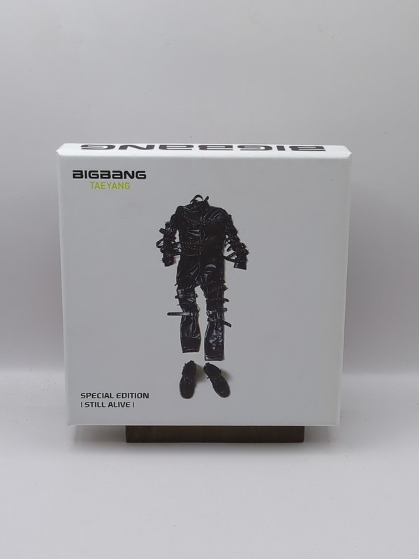 BIGBANG – Still Alive 2012 Special Edition [T.O.P Version] CD + Photobook + Card