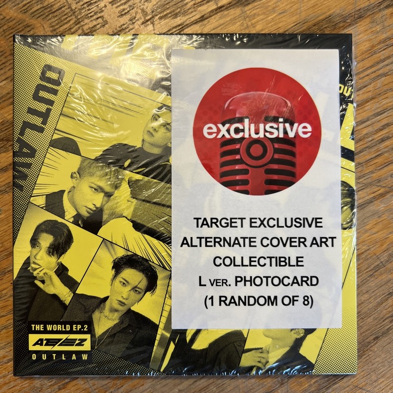 ATEEZ THE WORLD EP 2 OUTLAW TARGET EXCLUSIVE L VERSION PHOTOCARD 1 OF 8 CD NEW