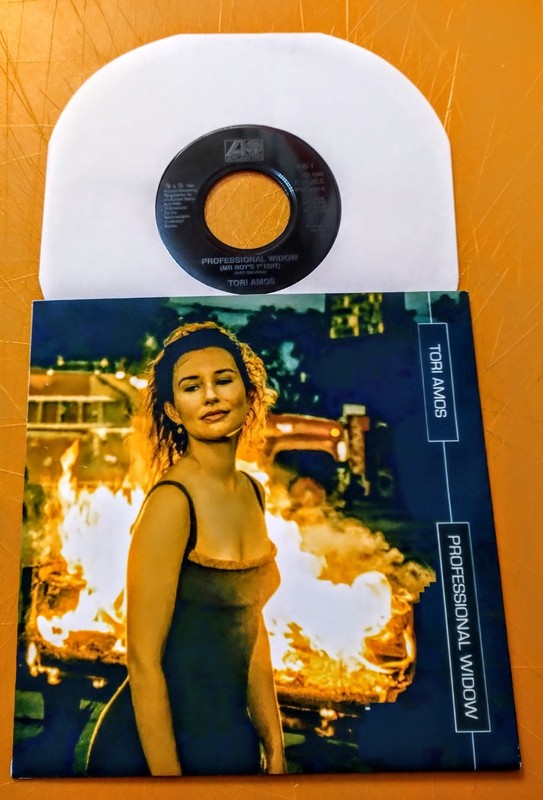 TORI AMOS PROFESSIONAL WIDOW 7″ UK JUKEBOX 45 VINYL / FREE CUSTOM PIC SLEEVE