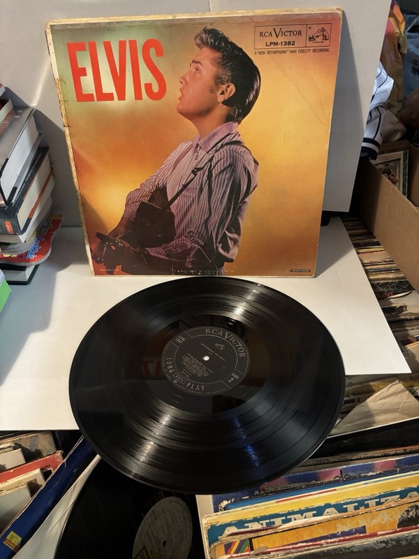 ELVIS PRESLEY 1956 CANADIAN LP ELVIS RCA VICTOR LPM 1382 CANADA