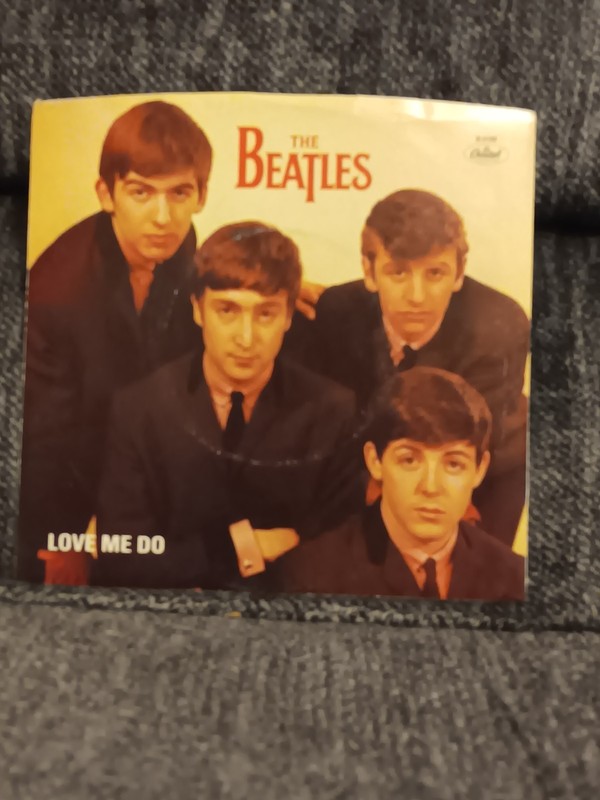 THE BEATLES..45 RPM..B-5189..CAPITAL..NICE SLEEVE..PLAYS