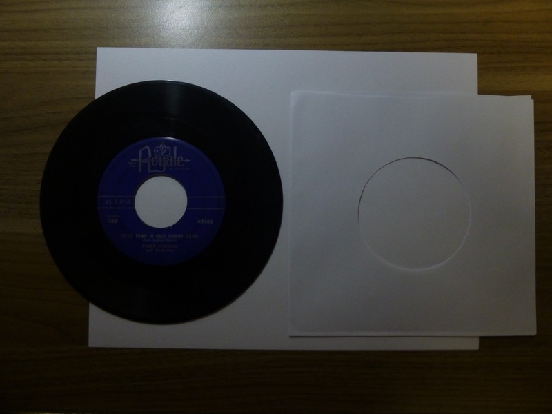 Old 45 RPM Record – Royale 45162 – Frank Connors Little Town in Ould County Down
