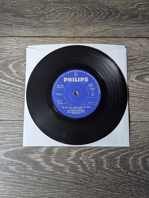 British Invasion 1960s «THE SUN AIN’T GONNA SHINE» UK 45 BY THE WALKER BROTHERS