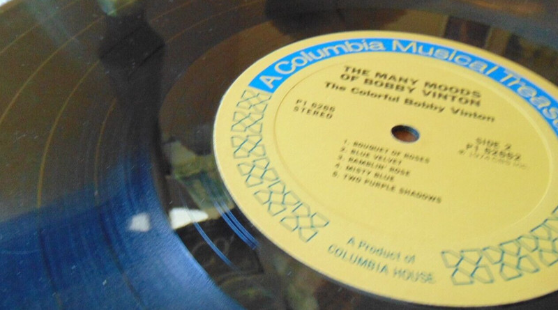 33RPM 2 Bobby Vinton LPs - Serenades of Love, E to E+ / Many Moods of, V V- gallery