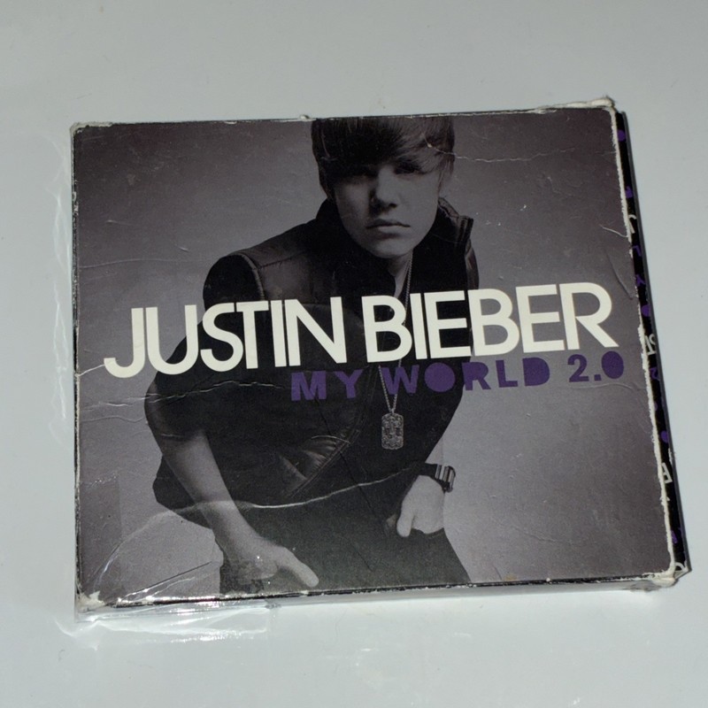 Justin Bieber My World 2.0 Walmart Collectors Edition (2010) + My World Ep