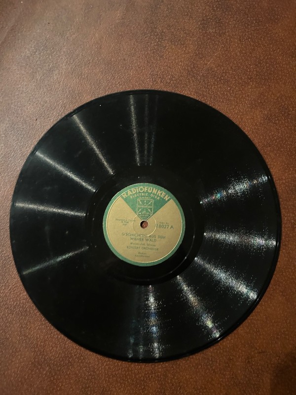 German RARE G’Schichten Aus Dem Wiener Wald/Kuensterleben R-8027 Shellac 10»
