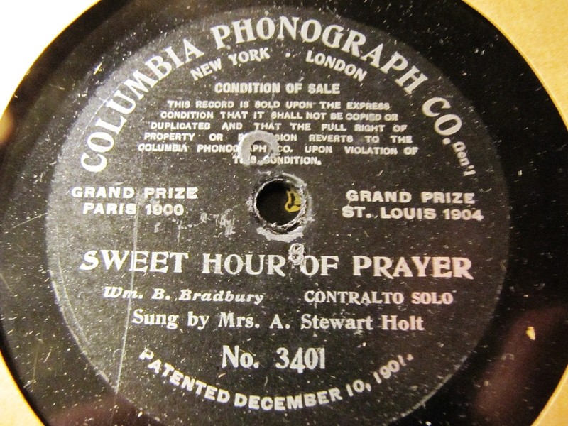 early COLUMBIA CONDITIONS RECORD 3401 Mrs Stewart Holt GOSPEL Sweet Hour Prayer