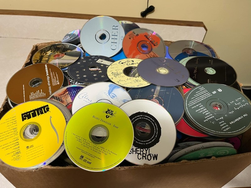 Lot of 100 music cds – Pop, rock, indie, GRAB BAG – Discs only – FREE SHIPPING!
