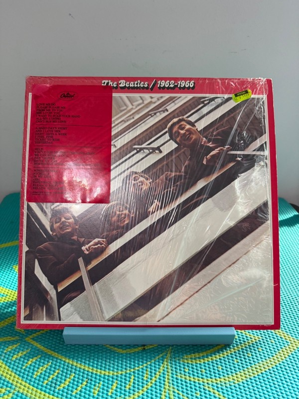 THE BEATLES 1962-1966 – Red Album 2LP – Capitol – Hype Sticker and Shrink