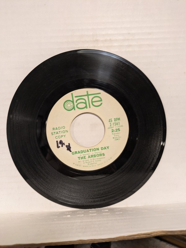 45 ~The Arbors: “I Win The Whole Wide World / Graduation Day” 1967 promo (NM-)