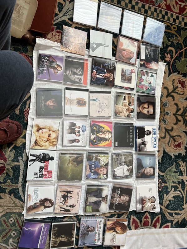 37 CD’s MIXED LOT-Bob Dylan,Blake Shelton,Kid Rock,Bruce Springsteen,Kelly Clar+