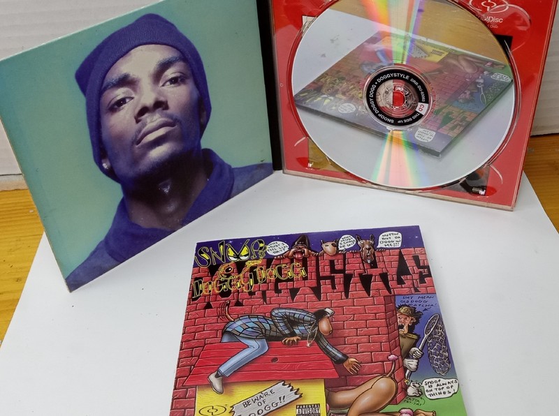 SNOOP DOGGY DOGG – Doggystyle- CD – LIKE NEW! with fold-out poster