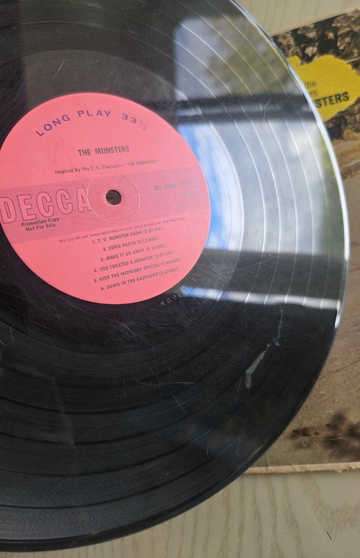 THE MUNSTERS 1964 DECCA PINK LABEL PROMO VINYL LP Poor Condition gallery