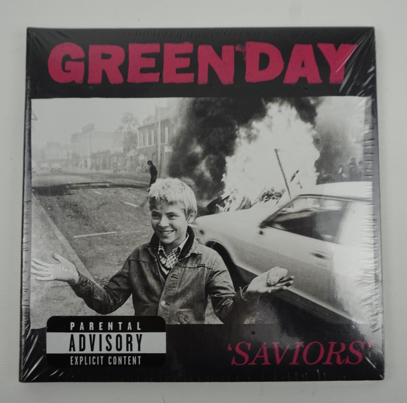 Green Day Saviors CD 2024