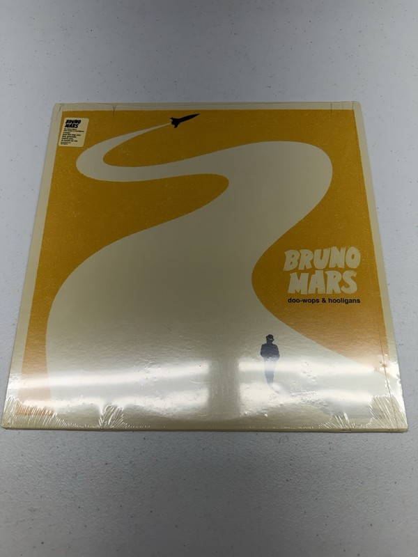 Doo-Wops and Hooligans by Mars, Bruno (Record, 2010)
