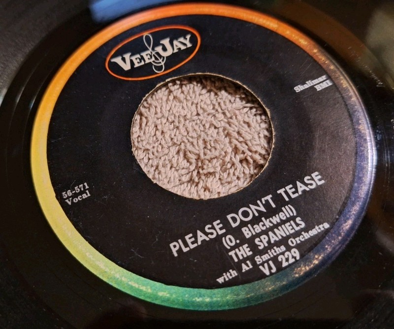 The Spaniels 45 VeeJay oval 229. VG+