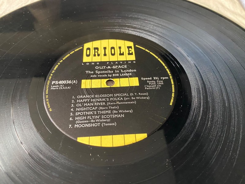 THE SPOTNICKS - OUT A SPACE - 1962 UK ORIOLE VINYL LP ROCK POP ROCK N ROLL SPACE gallery