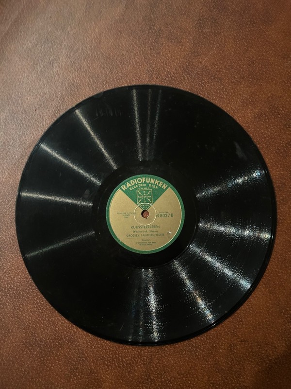 German RARE G'Schichten Aus Dem Wiener Wald/Kuensterleben R-8027 Shellac 10'' gallery