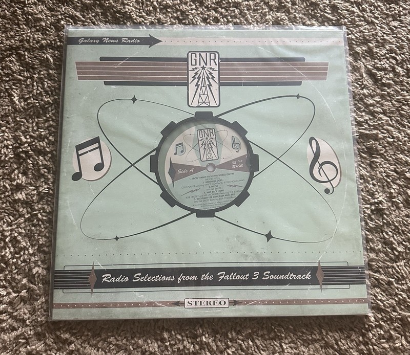 Fallout 3 Galaxy News Radio Vinyl Record (Coke Bottle Clear/Nuka Cola Bottle) gallery