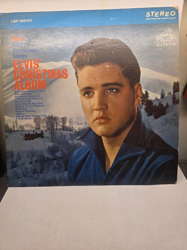 Elvis Presley Elvis’ Christmas Album RCA Victor 12″ Vinyl Stereo LP LSP-1951(e)