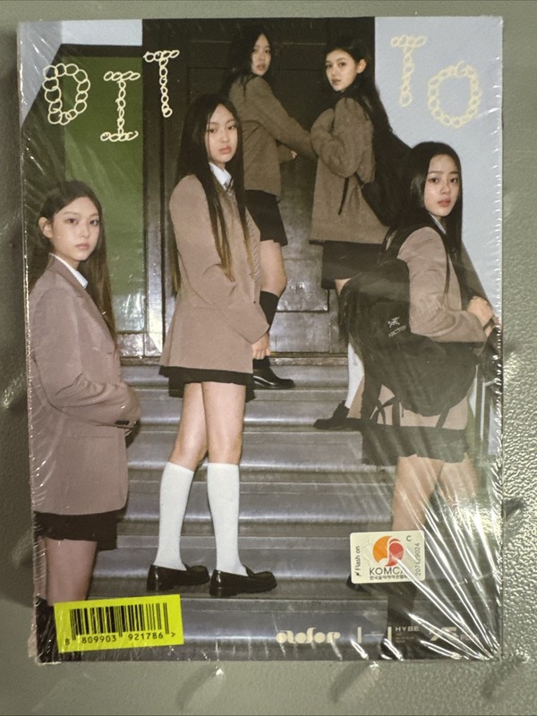 Newjeans – Newjeans ‘OMG’ [New CD] Photo Book, Photos, Stickers