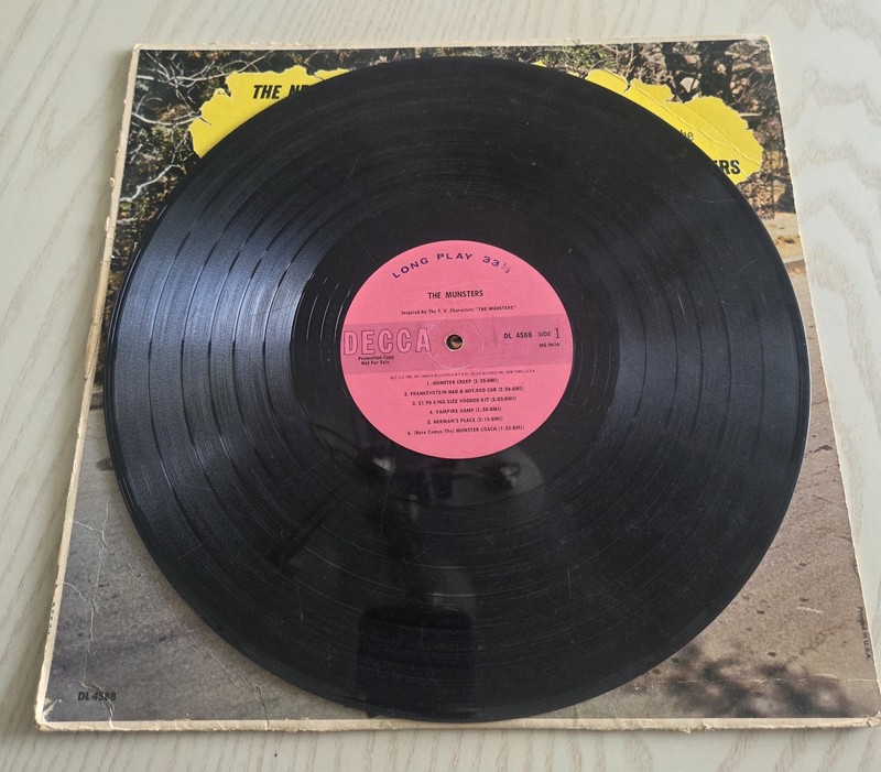 THE MUNSTERS 1964 DECCA PINK LABEL PROMO VINYL LP Poor Condition gallery