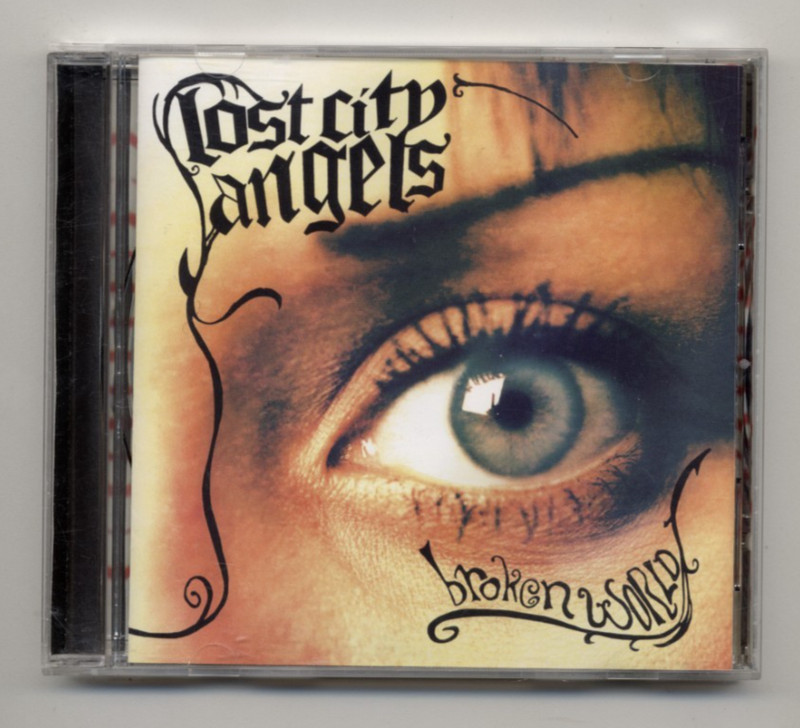 LOST CITY ANGELS – Broken World / CD [Hole Punch] 2005 Universal B0004179-02