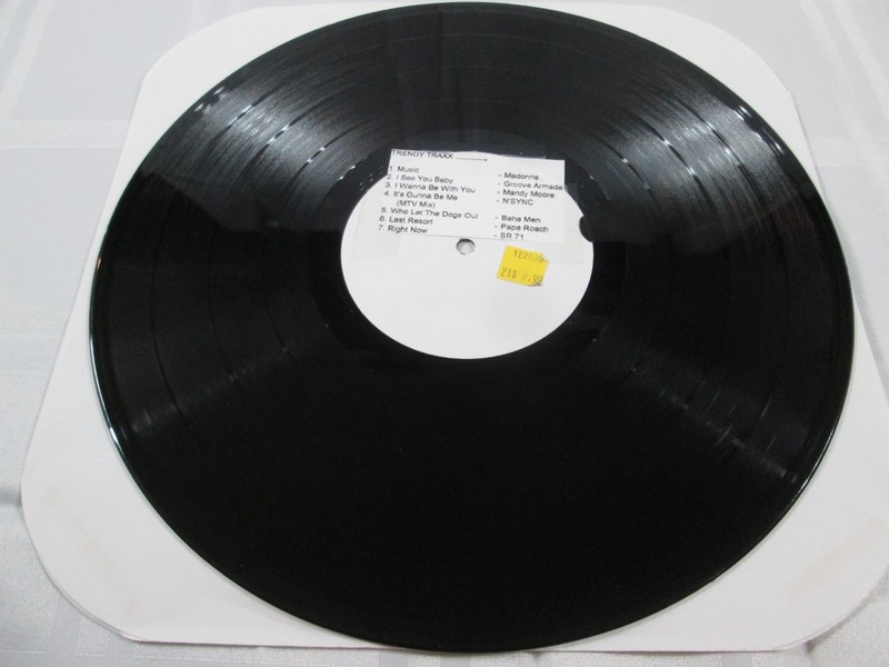 Trendy Traxx Vol. 3 III 12" Record Madonna Papa Roach Groove Armada Baha Men + gallery