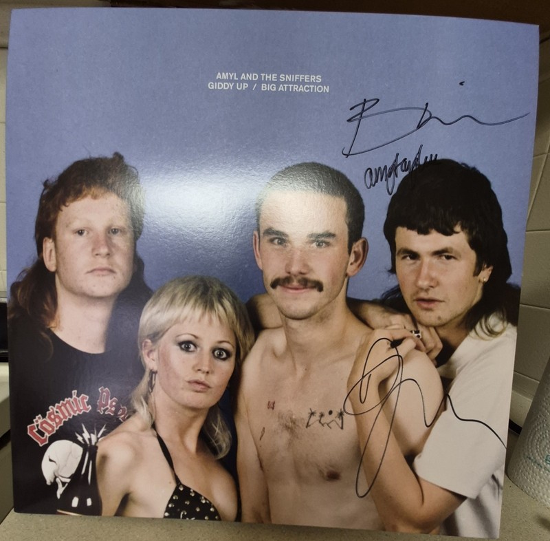 AMYL AND THE SNIFFERS SIGNED VINYL– GIDDY UP/ BIG ATTRACTION