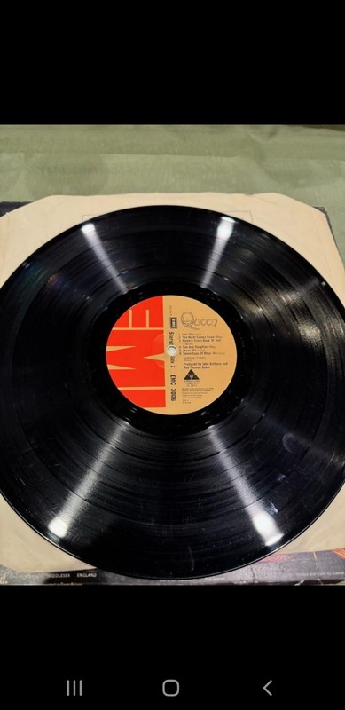 Queen Debut- LP Vinyl 1973 Great Britain Album Blair Cut, Blair Rules Mint Recd gallery