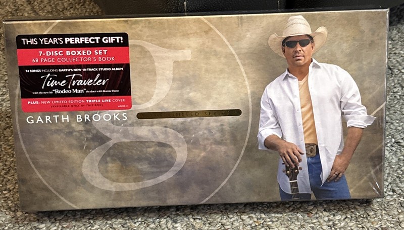 Garth Brooks Limited Series 7-Disc Time Traveler CD Box Set & Collector Book New
