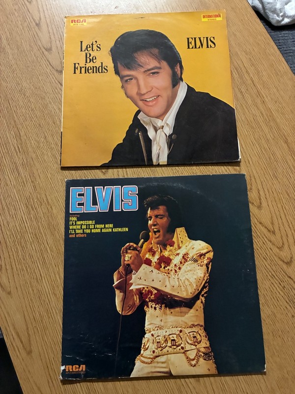 lot of 4- ELVIS vintage records