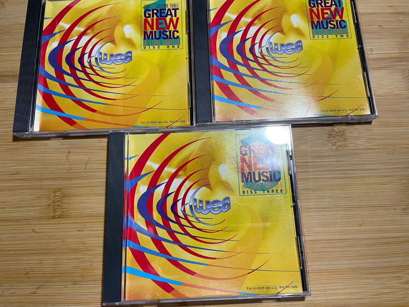 WEA 2001 Volume Three – In Store Sampler (Used CDs/3, 2001) Various