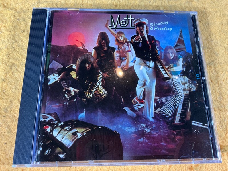 U10-94 MOTT THE HOOPLE Shouting And Pointing – 2009 – WOU 4236